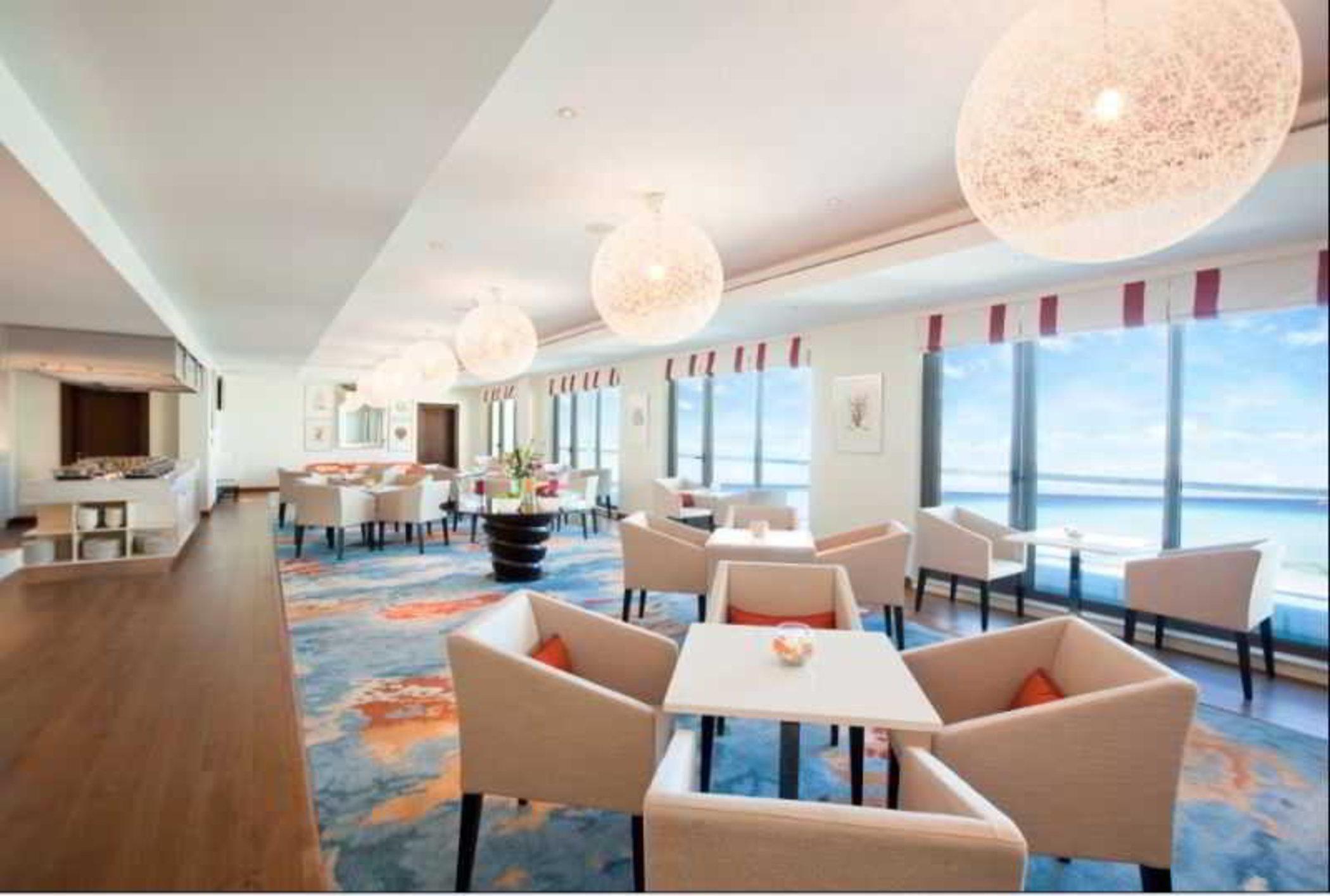 Ja Ocean View Hotel, Jumeirah Beach Dubai Exterior foto Club Lounge at the hotel