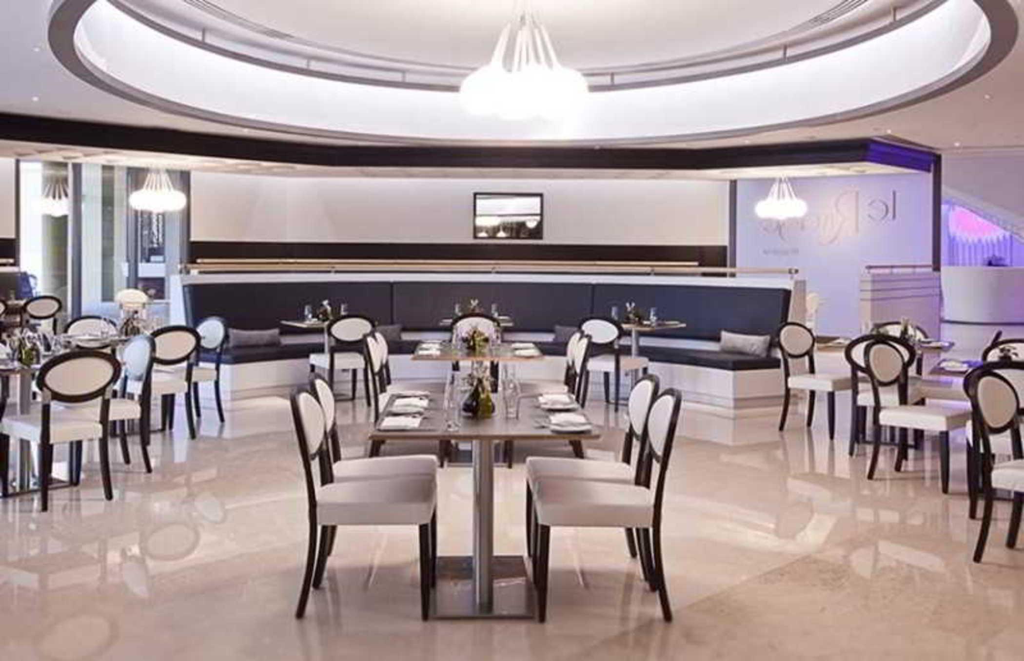 Ja Ocean View Hotel, Jumeirah Beach Dubai Exterior foto The restaurant