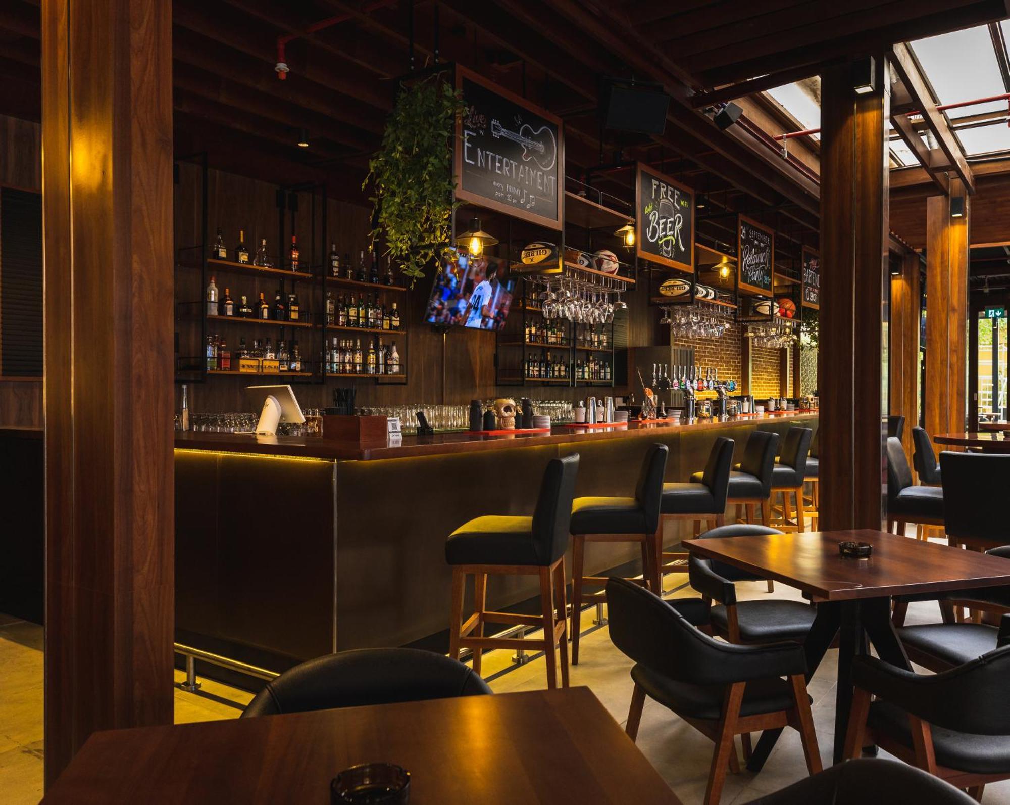 Ja Ocean View Hotel, Jumeirah Beach Dubai Exterior foto The bar at the 2018 edition of the World Gourmet Summit