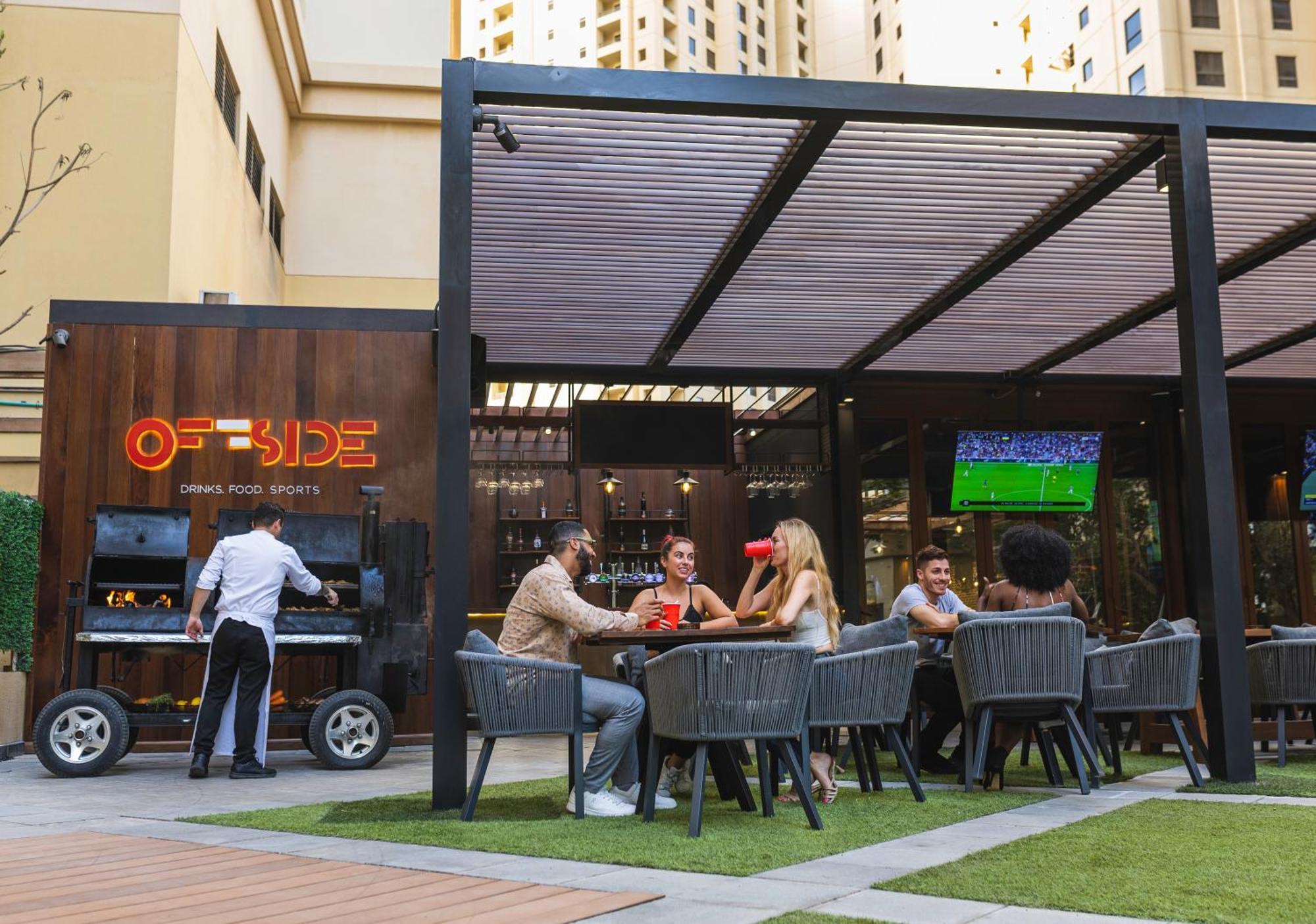 Ja Ocean View Hotel, Jumeirah Beach Dubai Exterior foto Off-side Sports Bar